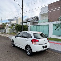 https://img.olx.com.br/thumbs256x256/19/190610576659789.jpg