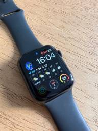 Título do anúncio: Vendo Apple Watch Series 5 seminovo - 44mm - GPS - Cinza Espacial - Aluminium