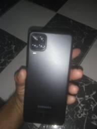 Título do anúncio: Vendo celular  Samsung A12 na cor preta,64GB. 