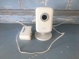 Título do anúncio: Câmera de Segurança Wifi Dlink DCS-931L quase nova