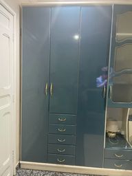 Guarda-roupa com 06 portas acompanha sapateira 