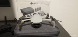 Título do anúncio: Drone DJI Mini SE Fly More Combo com Câmera - 2,7K - Versão FCC