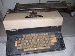 Título do anúncio: Maquina de escrever facit