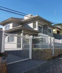 Título do anúncio: FR | Casa à venda de 3 dormitórios , localizada no bairro Itacorubi . 