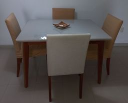 Título do anúncio: Mesa de jantar com 4 cadeiras 