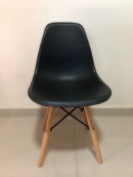 Título do anúncio: Cadeira Decorativa Eiffel Charles Eames Preto com Pés de Madeira - Lyam Decor