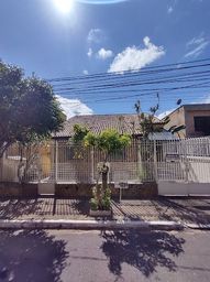 Título do anúncio: Casa com 3 dormitórios à venda, 200 m² por R$ 990.000,00 - Caonze - Nova Iguaçu/RJ