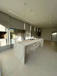 https://img.olx.com.br/thumbs256x256/20/202558392753796.jpg