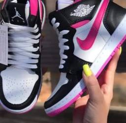 Título do anúncio: Botinha Nike Air Jordan preto/rosa (PROMOÇÃO)
