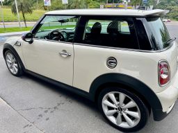 https://img.olx.com.br/thumbs256x256/20/205573759921873.jpg