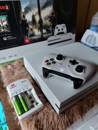 Título do anúncio: Xbox One S 1tb Novo Novo Completo na Caixa Com + de 200 Jogos Incríveis 