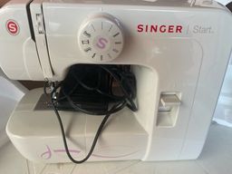 Título do anúncio: Máquina de costura Singer Start 1306