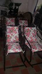 Título do anúncio: 4 cadeiras de balanço resistentes semi nova