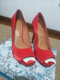 Título do anúncio: Sapato Feminino Vermelho com Brilho