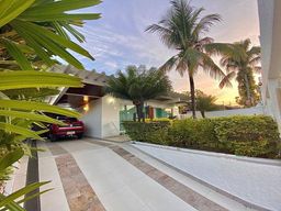Título do anúncio: Casa com 3 dormitórios à venda, 250 m² por R$ 1.500.000,00 - Praia da Enseada - Guarujá/SP