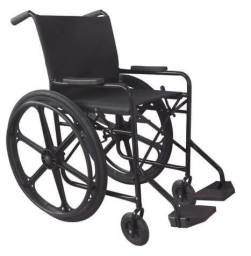 Título do anúncio: Cadeira de rodas usada