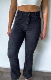 Título do anúncio: Calça jeans flare preta