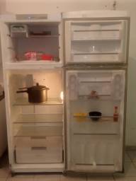 Título do anúncio: Vendo geladeira frest free 342 litros 