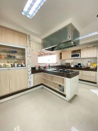 https://img.olx.com.br/thumbs256x256/21/216573646725432.jpg