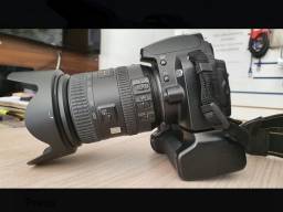 Título do anúncio: Câmera nikon com 2 lentes, uma de 200mm
