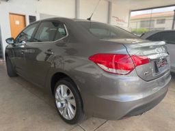 https://img.olx.com.br/thumbs256x256/21/217655432005010.jpg