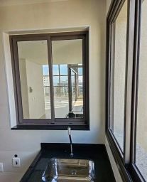 https://img.olx.com.br/thumbs256x256/21/218530526908447.jpg