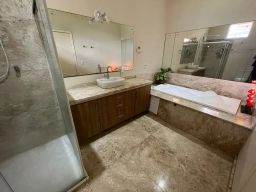 https://img.olx.com.br/thumbs256x256/21/219635183189611.jpg
