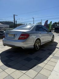 https://img.olx.com.br/thumbs256x256/22/221642560688593.jpg