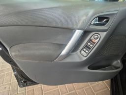 https://img.olx.com.br/thumbs256x256/22/223637783816652.jpg