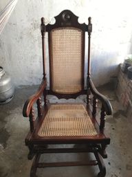 Título do anúncio: Cadeira modelo antigo 