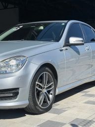 https://img.olx.com.br/thumbs256x256/22/226616802526100.jpg