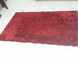 Título do anúncio: Vendo tapete vermelho semi-novo 