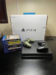 Playstation 4 Slim com 3 jogos grátis - Videogames - Menino Jesus