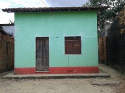 Título do anúncio: Pequena casa Grande Terreno no Conjunto Uirapuru 