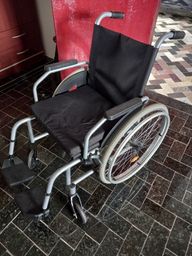 Título do anúncio: Cadeira de rodas alumínio semi nova