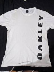 Título do anúncio: Camisa oakley tm G sem detalhe