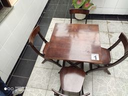 Título do anúncio: Conjunto mesa e cadeira de madeira