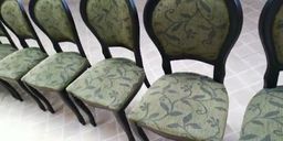 Título do anúncio: 8 cadeiras medalhao perfeito estado de conservação  za19- * 