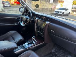 https://img.olx.com.br/thumbs256x256/24/247618311069892.jpg