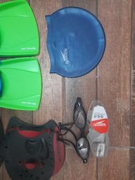 Título do anúncio: Kit de natação completo Pé de pato Nadadeira, Palmar, Touca Speedo e Óculos Preto