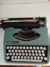 Título do anúncio: Máquina datilografia Olivetti antiga Lettera 82