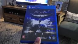 Título do anúncio: Vendo jogo de PS4 somente 20 reais :Batman Arkham Knight