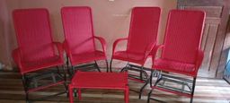 Título do anúncio: Conjunto de 4 Cadeiras de Balanço é um centro de Mesinha 