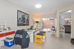 https://img.olx.com.br/thumbs256x256/25/259583641745590.jpg