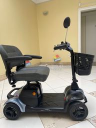 Título do anúncio: Cadeira de rodas elétrica semi nova