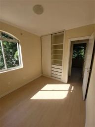 https://img.olx.com.br/thumbs256x256/27/272588408201425.jpg