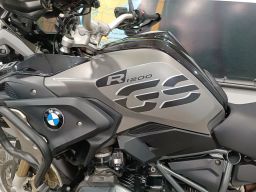 https://img.olx.com.br/thumbs256x256/27/272647299782502.jpg