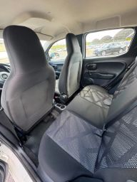 https://img.olx.com.br/thumbs256x256/27/275695303504963.jpg