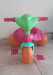 Título do anúncio: Triciclo jet set gatinha Bandeirantes 