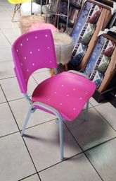 Título do anúncio: Cadeira plastica Rosa